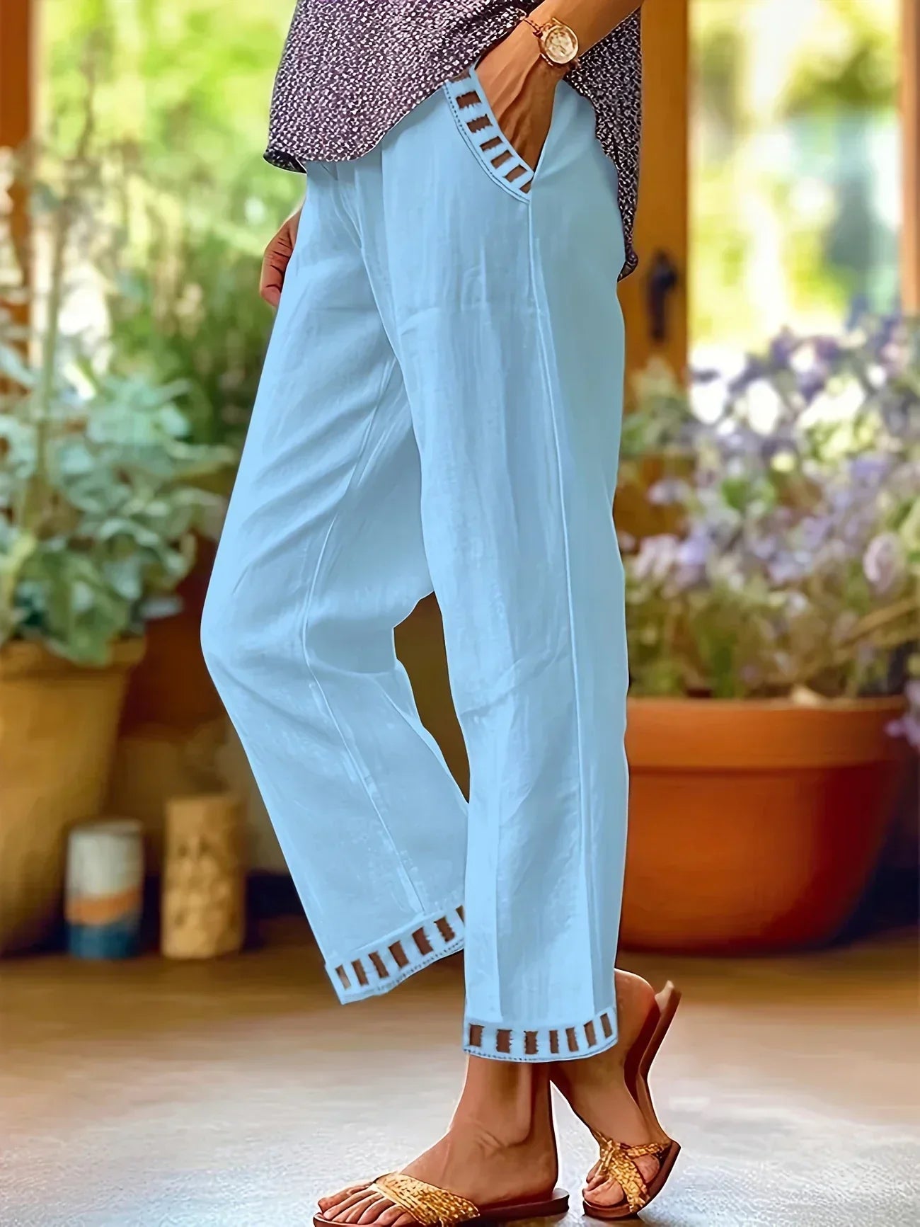 Vilma™ - Contrast Trim Cropped Pants