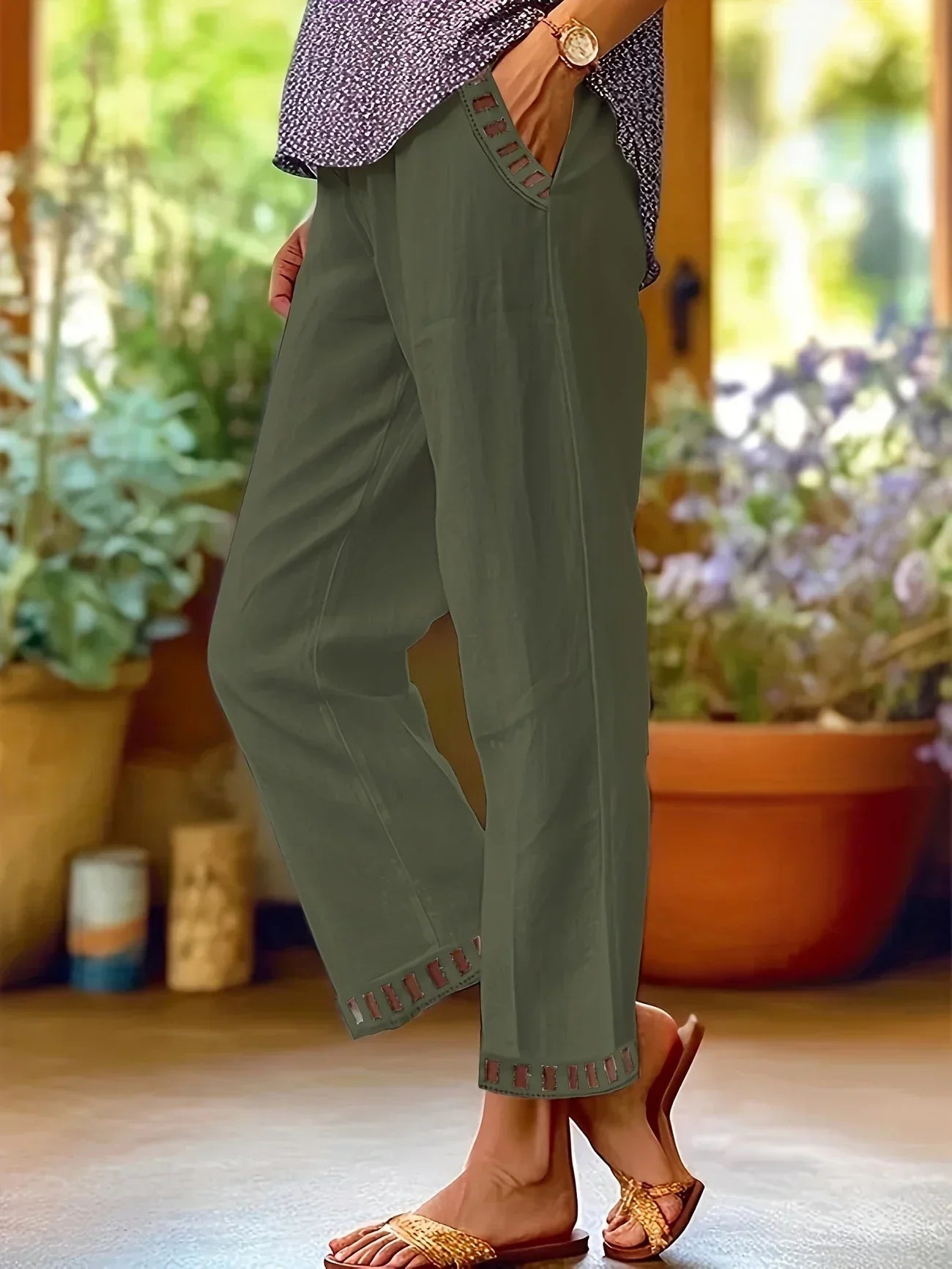 Vilma™ - Contrast Trim Cropped Pants